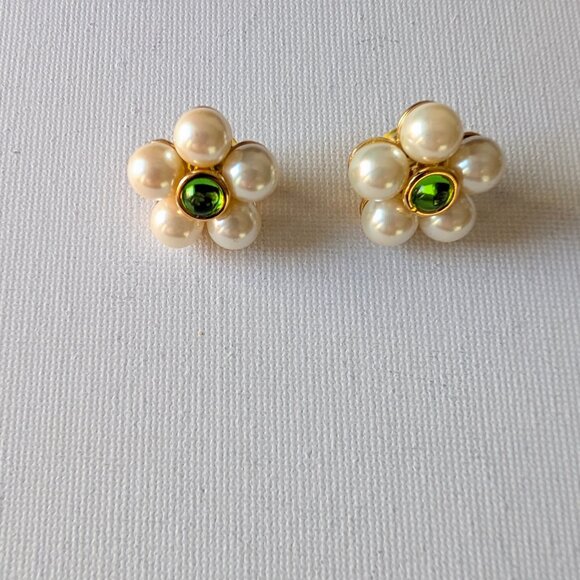 Vintage Pearl Flower Earrings – Green Center - Picture 6 of 6